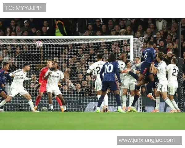 埃泽传球水平炸裂——揭秘“魔术师”如何变幻足球的奇迹描述：从巴萨到阿森纳，埃泽用他的天赋与技术，书写了一段段令人震撼的传球传奇。本篇带你深入解析这位欧洲足坛“巴黎圣人”的“炸裂”传球盛宴。关键词：埃泽，传球，足球天赋，阿森纳，关键助攻，技术解析